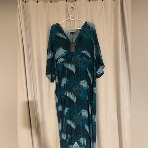 Kahulalea s/m dress. New with tags. Too big and wasn’t able to return in time.